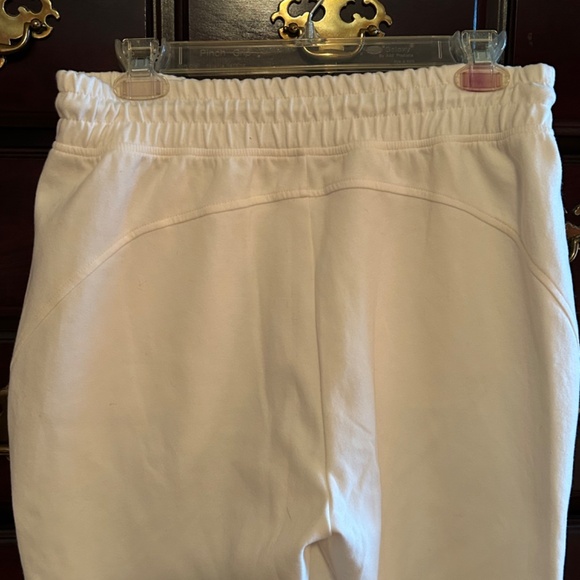 Old Navy High Waisted Dynamic Fleece Joggers - Picture 4 of 5